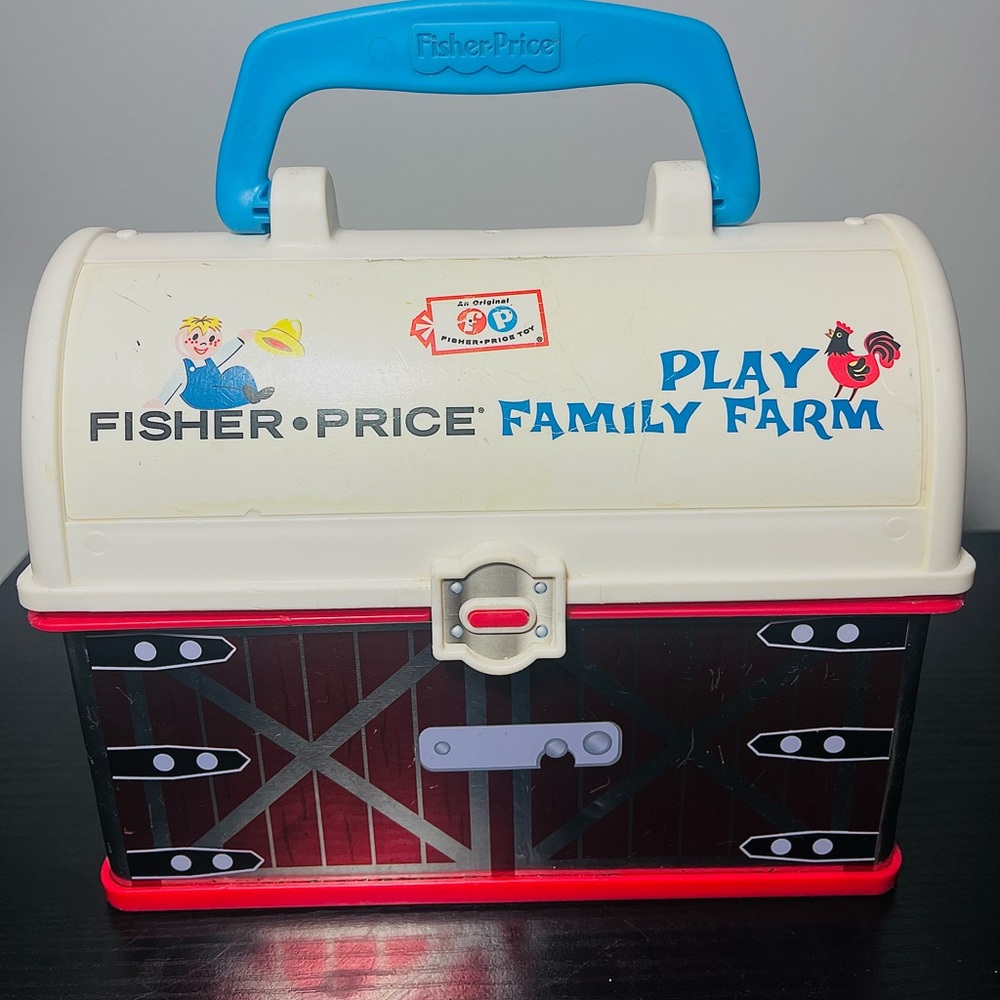 2008 Fisher- Price Little People Grab “N” Go Family Play Farm Barn Carrier